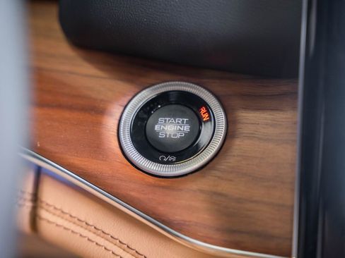 New 2025 Jeep Grand Cherokee Summit image 29