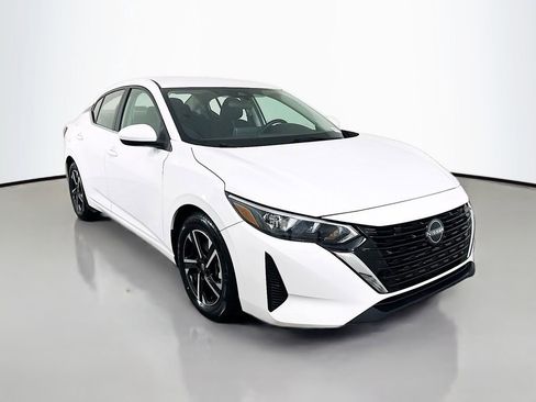 Used 2024 Nissan Sentra SV image 3