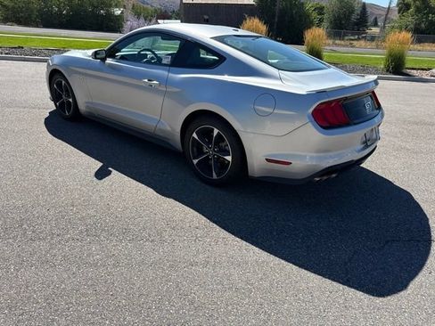 Used 2019 Ford Mustang GT w/ Equipment Group 301A RWD image 4