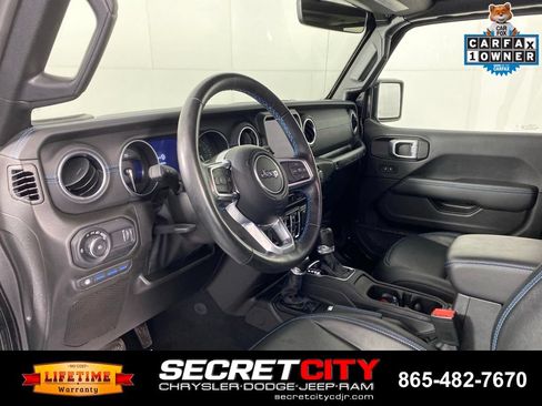 Used 2023 Jeep Wrangler Unlimited Rubicon 4xe w/ Steel Bumper Group AWD/4WD image 11