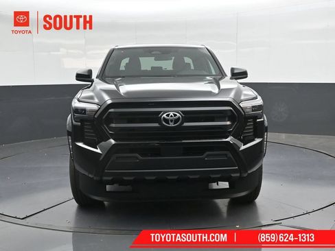 Used 2025 Toyota Tacoma SR RWD image 5
