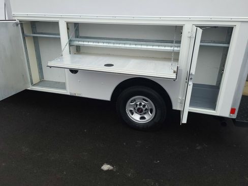 Used 2017 GMC Savana 3500 image 4