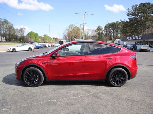 Used 2024 Tesla Model Y Long Range image 7