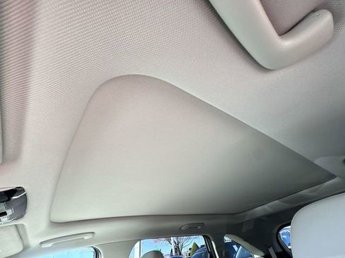 Certified 2025 Kia Sorento EX w/ EX Panoramic Sunroof Package image 26