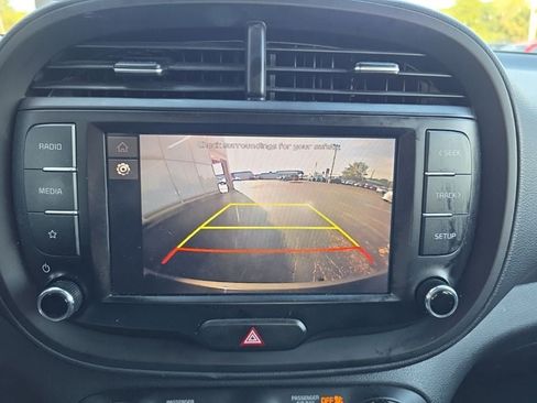 Used 2023 Kia Soul LX FWD image 20