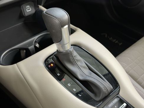 Certified 2025 Honda HR-V LX image 17