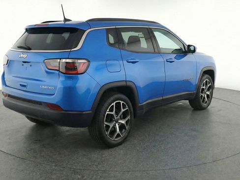Used 2025 Jeep Compass Limited image 9