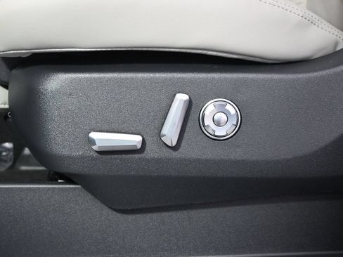 New 2026 Lincoln Navigator Reserve w/ Jet Appearance Package AWD/4WD image 14