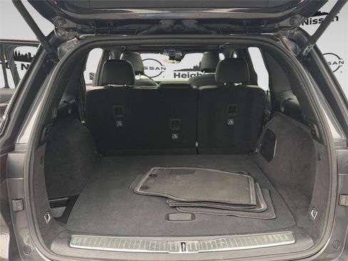 Used 2023 Jeep Grand Cherokee Overland AWD/4WD image 28