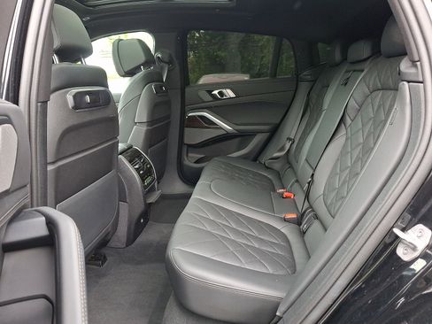 Used 2025 BMW X6 xDrive40i AWD/4WD image 10