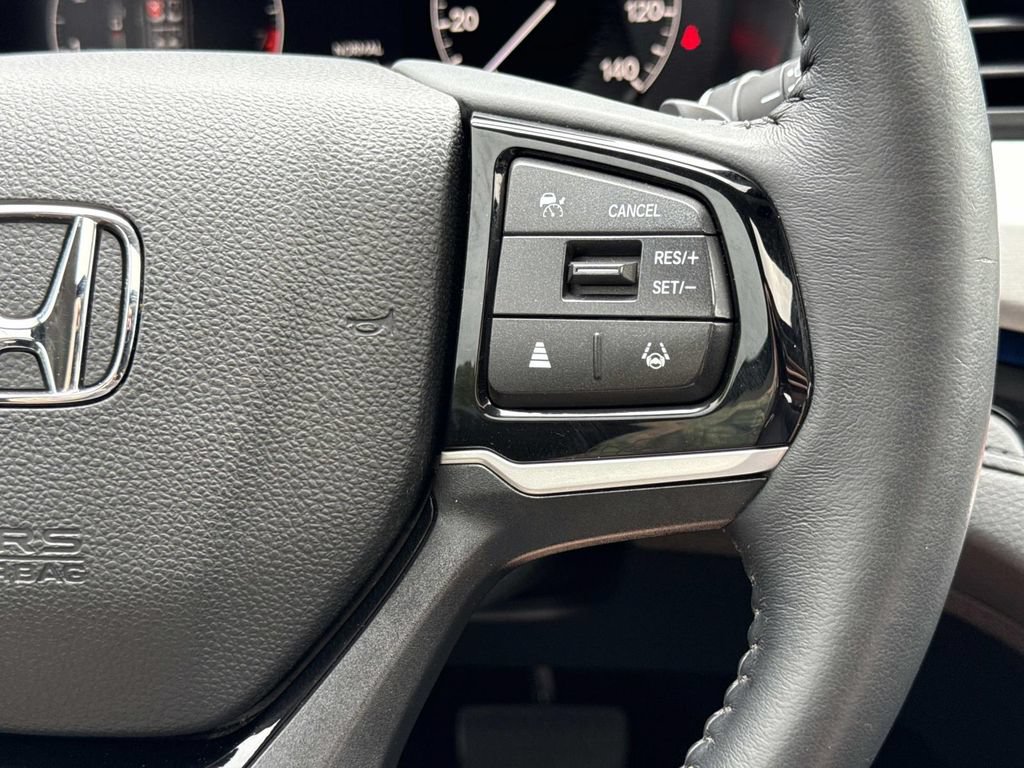 Used 2025 Honda Odyssey Touring image 9
