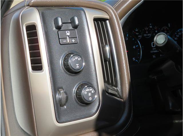 Used 2019 GMC Sierra 2500 Denali w/ Duramax Plus Package AWD/4WD image 11