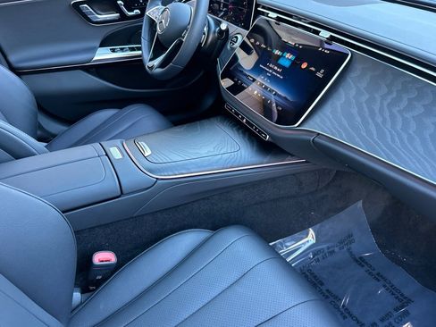 Used 2025 Mercedes-Benz E 350 Sedan image 33