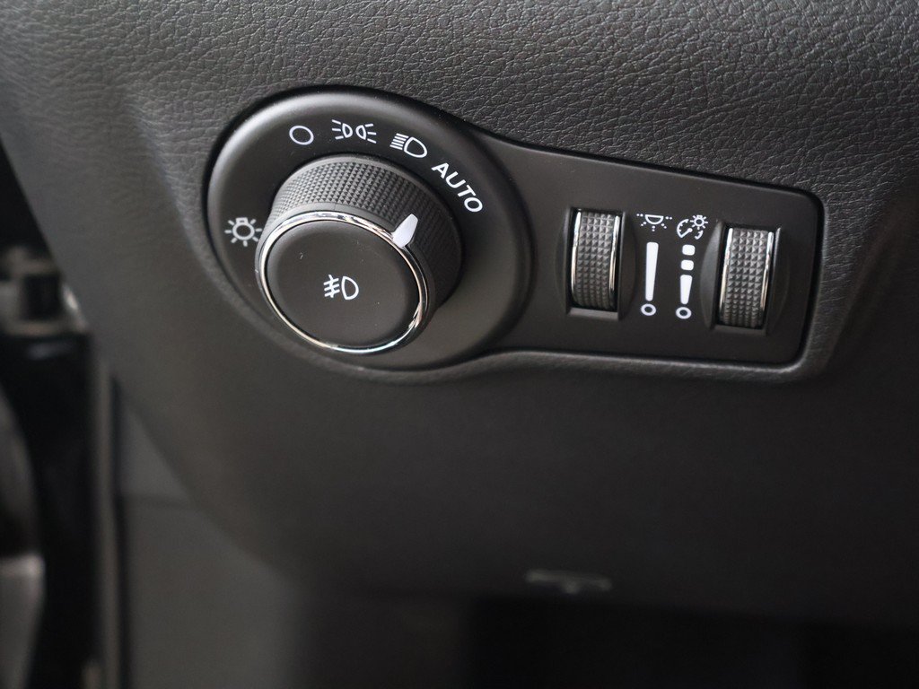 Used 2026 Jeep Compass Limited AWD/4WD image 39