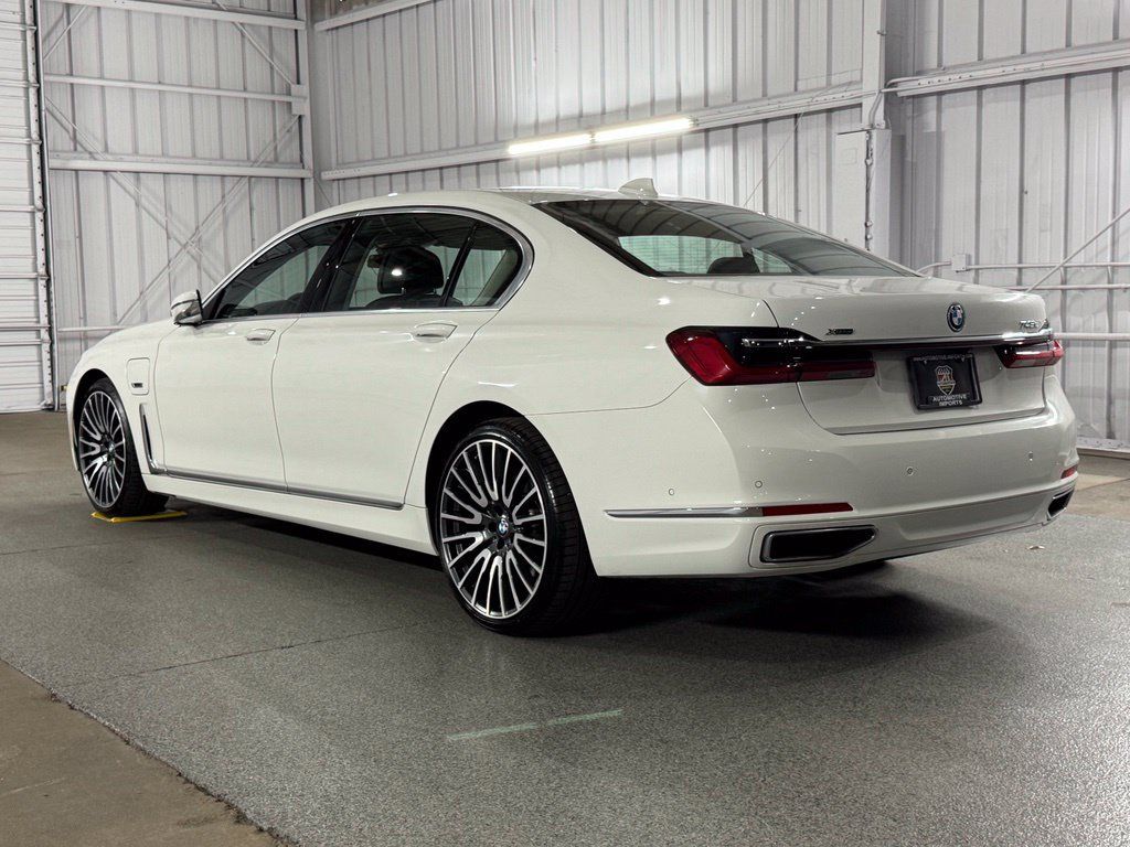 Used 2022 BMW 745e xDrive AWD/4WD image 15