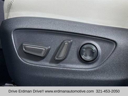 Used 2025 Toyota RAV4 Limited w/ Advanced Technology Package image 12