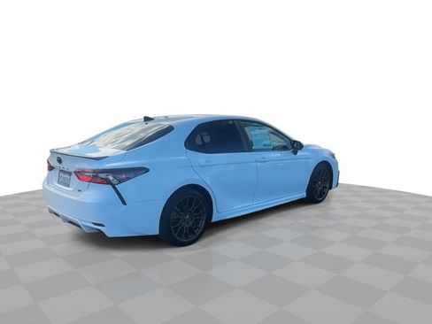 Used 2023 Toyota Camry SE image 8