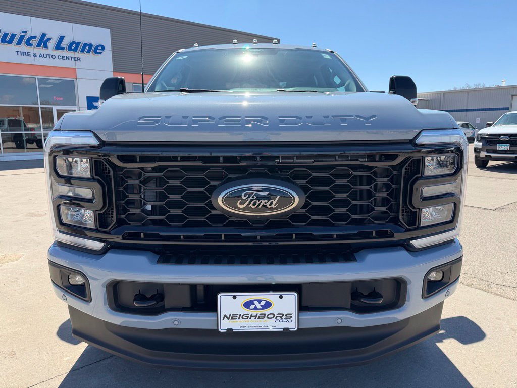New 2026 Ford F350 Lariat w/ Black Appearance Package AWD/4WD image 2
