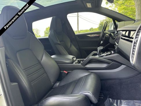 Used 2019 Porsche Cayenne w/ Premium Plus Package AWD/4WD image 6