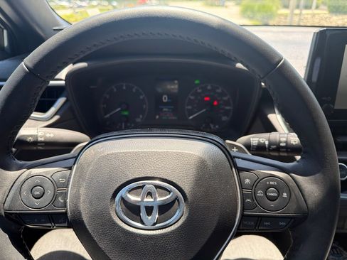 Used 2024 Toyota Corolla Cross AWD Hybrid image 19
