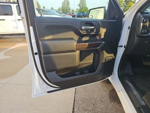 Used 2020 Chevrolet Silverado 1500 LT w/ Convenience Package image 12