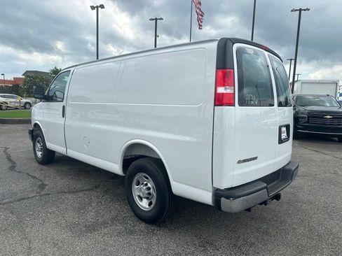 New 2026 Chevrolet Express 2500 w/ Communications Package RWD image 5