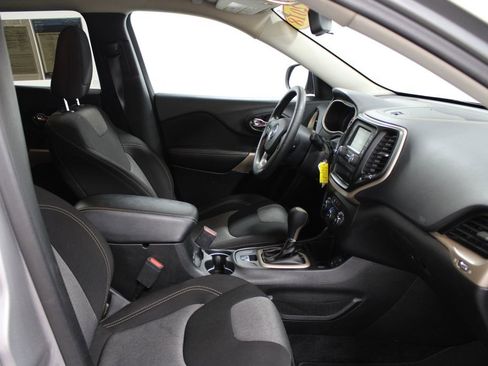 Used 2018 Jeep Cherokee Latitude image 26