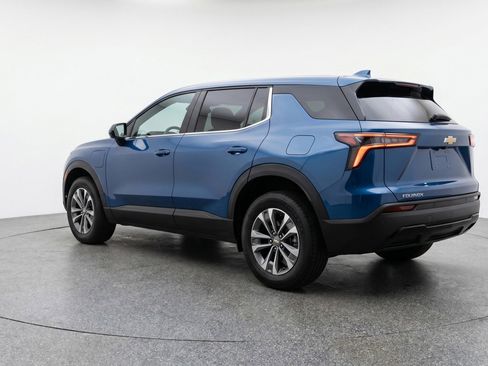 Used 2025 Chevrolet Equinox LT FWD image 6