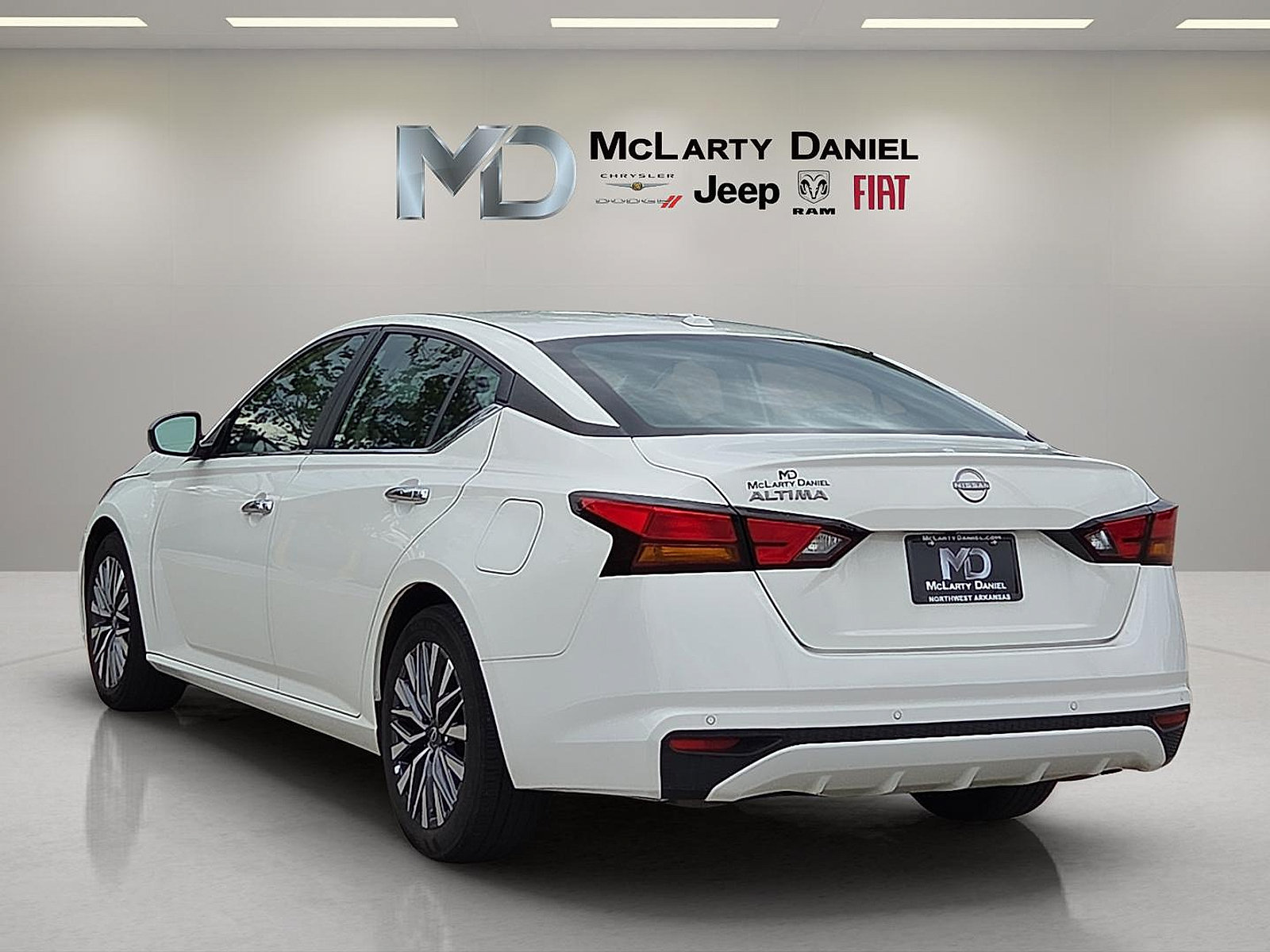 Used 2025 Nissan Altima 2.5 SV FWD image 4