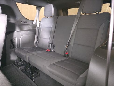 Used 2023 GMC Yukon XL SLE image 21