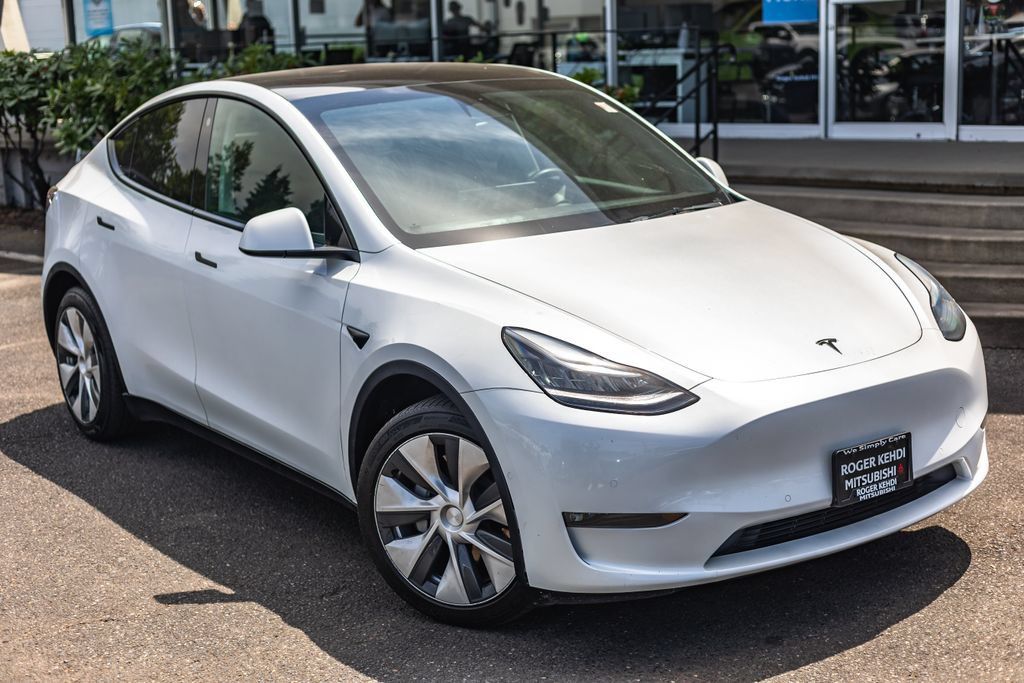 Used 2021 Tesla Model Y Long Range AWD/4WD image 2