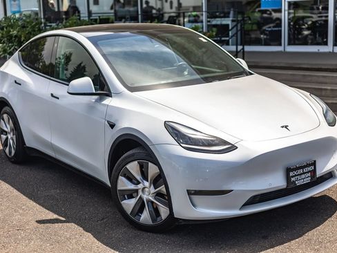 Used 2021 Tesla Model Y Long Range AWD/4WD image 2