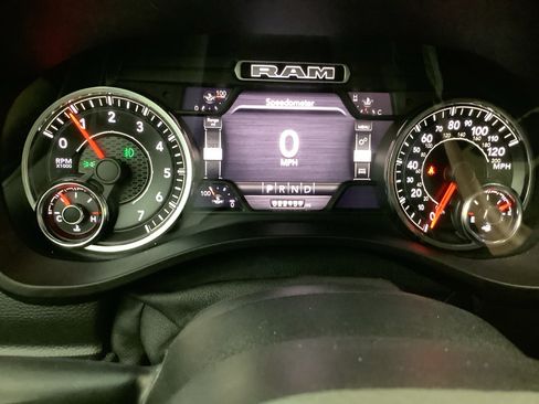 Used 2020 RAM 1500 Laramie AWD/4WD image 16