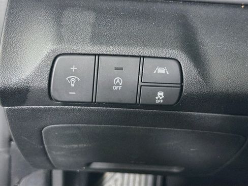 Used 2021 Hyundai Elantra SE FWD image 16