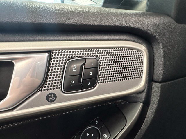 Used 2020 Ford Explorer Limited AWD/4WD image 22