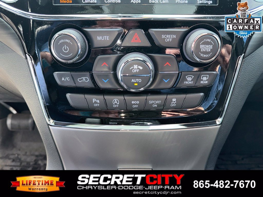 Used 2022 Jeep Grand Cherokee Laredo X AWD/4WD image 34