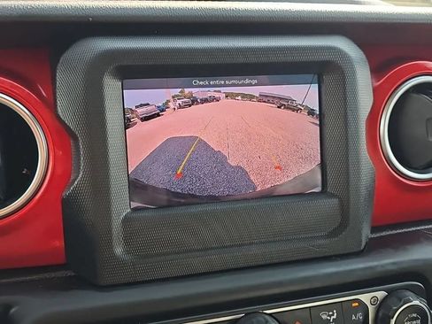 Used 2021 Jeep Wrangler Unlimited Rubicon w/ LED Lighting Group AWD/4WD image 28