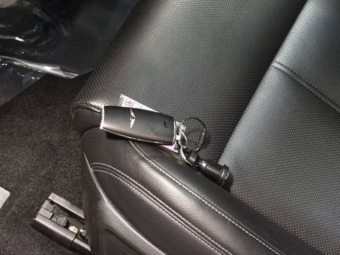 Used 2023 Genesis G70 2.0T image 38