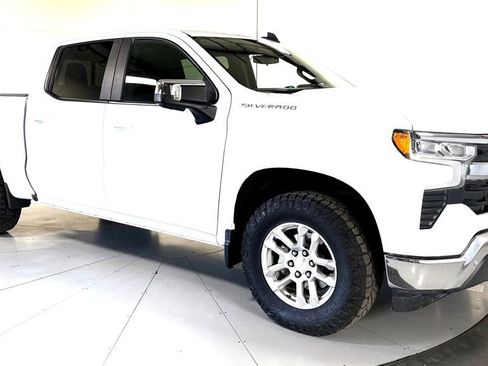 Used 2025 Chevrolet Silverado 1500 LT w/ Safety Package AWD/4WD image 1