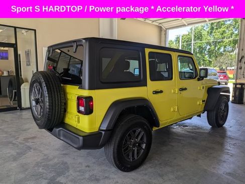 Used 2024 Jeep Wrangler Unlimited Sport AWD/4WD image 4