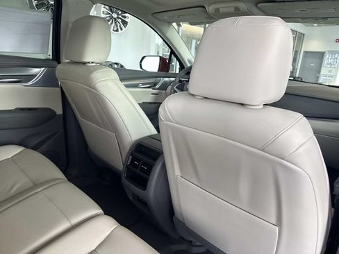 Certified 2024 Cadillac XT5 Premium Luxury w/ LPO, Floor Liner Package AWD/4WD image 25