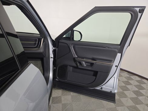 Used 2024 Rivian R1S Adventure AWD/4WD image 18