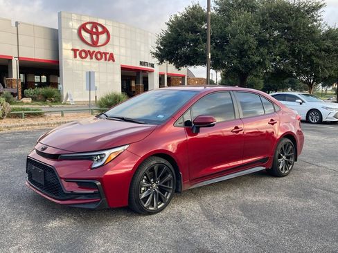 Used 2025 Toyota Corolla SE FWD image 1