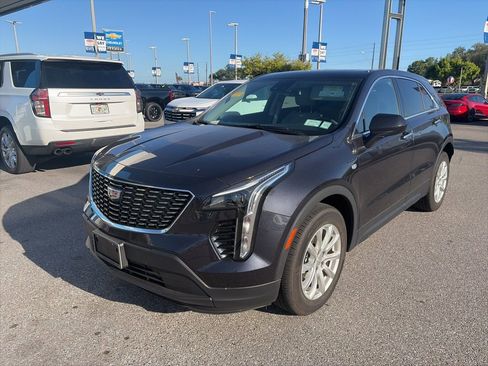 Used 2023 Cadillac XT4 Luxury w/ Cold Weather Package image 2