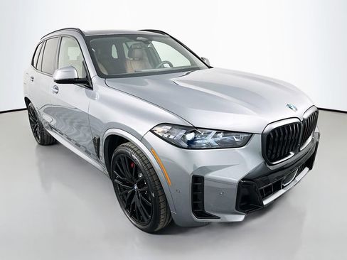 Used 2026 BMW X5 xDrive40i w/ M Sport Package AWD/4WD image 3