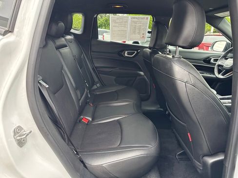 Used 2025 Jeep Compass Trailhawk AWD/4WD image 34