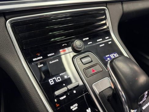 Used 2019 Porsche Panamera 4 image 67