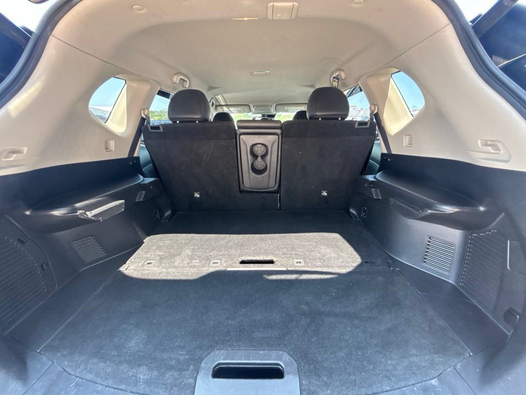 Used 2017 Nissan Rogue SL FWD image 20