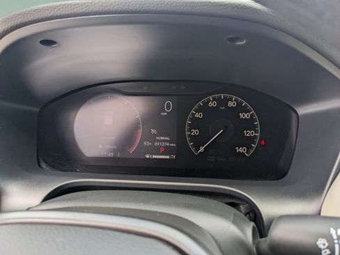 Used 2025 Honda HR-V LX image 40