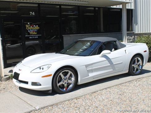 Used 2007 Chevrolet Corvette Convertible w/ Preferred Equipment Group RWD image 1